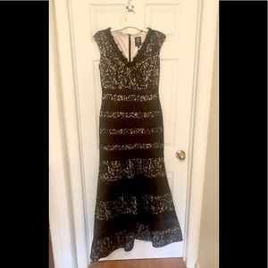 Black lace mermaid - trumpet - fit and flare - gown